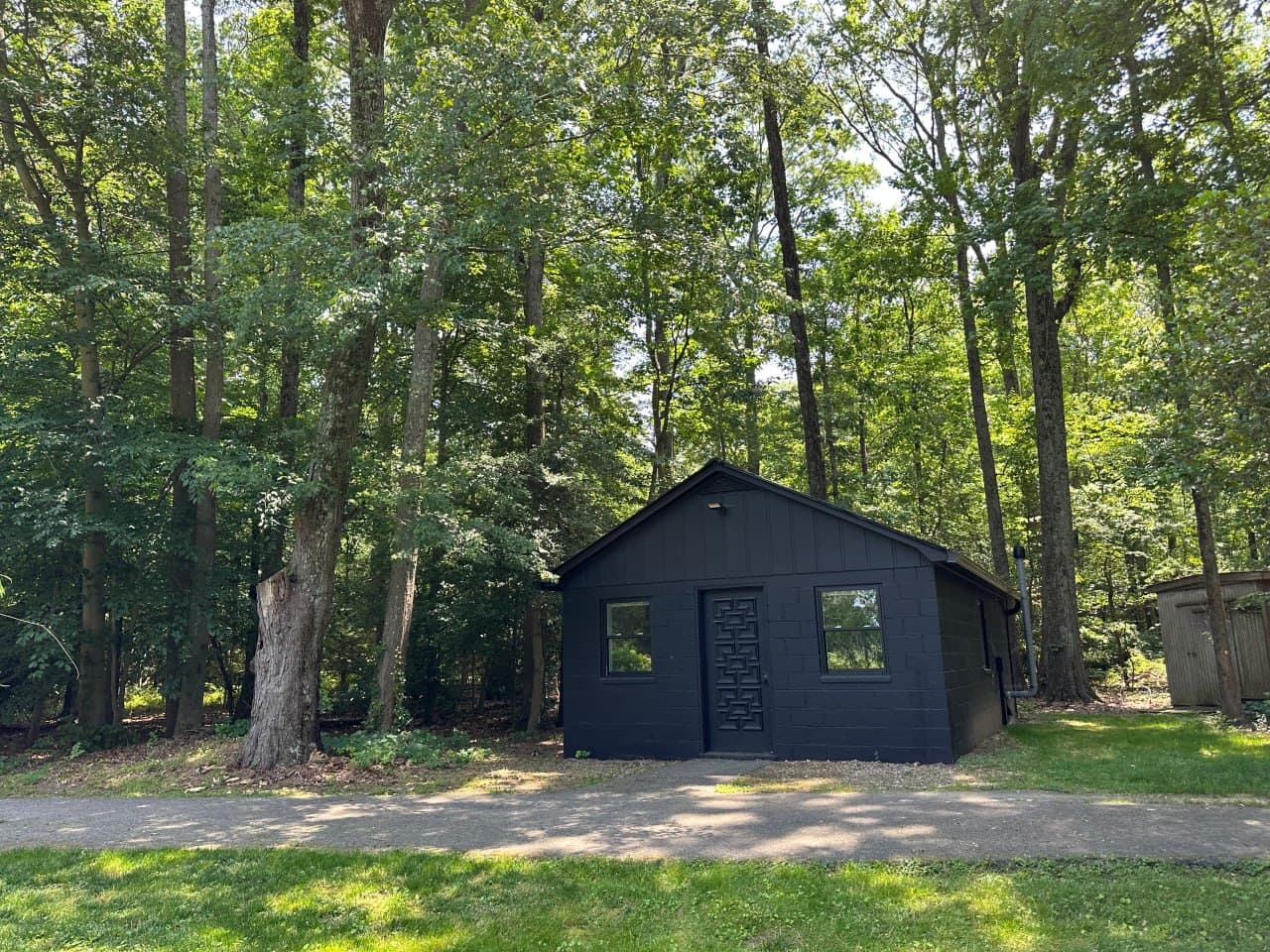 The Off-Grid Cabin at Stoney Point Retreat