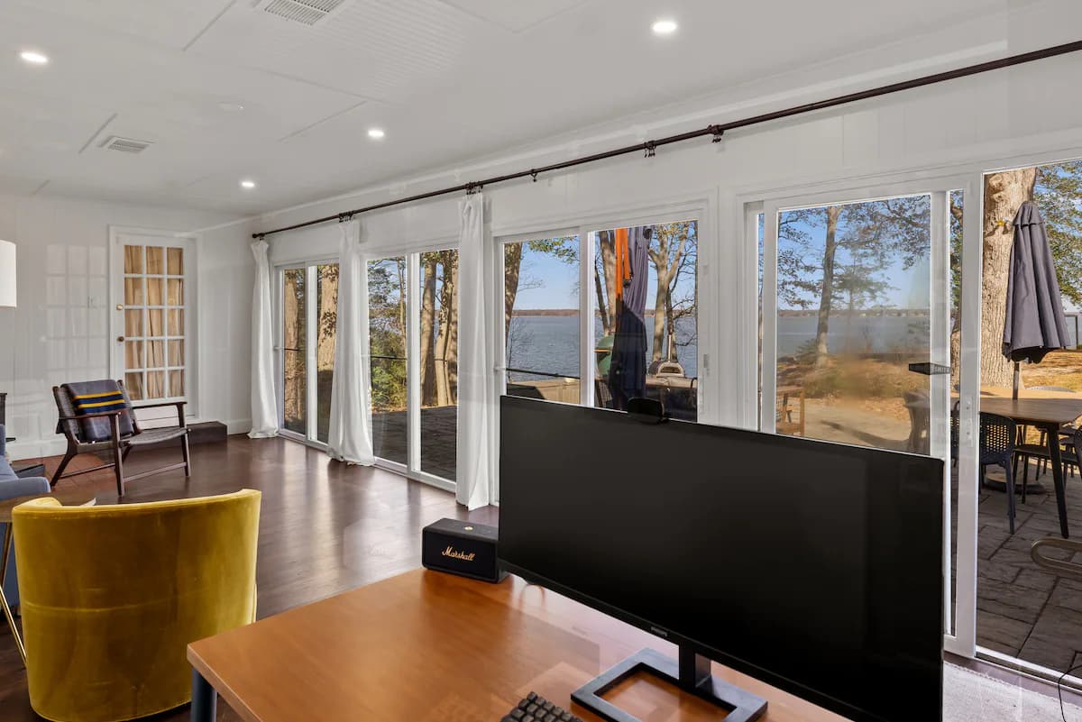 Stoney Point Retreat grounds β waterfront patio and gazebo on the Potomac River
